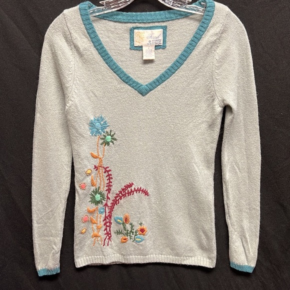 Fossil embroidered long, V-neck sweater. - Picture 7 of 14